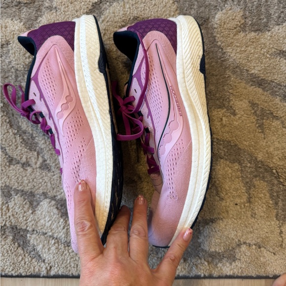 Saucony Women's Pink Running Shoes - Picture 4 of 6